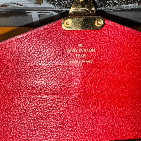 LOUIS VUITTON Monogram Pallas Wallet in Cerise Cherry. Monogram on toile canvas. - Picture 5 of 11